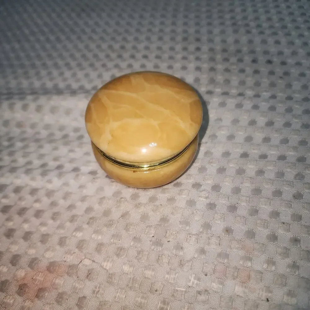 VINTAGE HAND CARVED ALABASTER ROUND TRINKET BOX